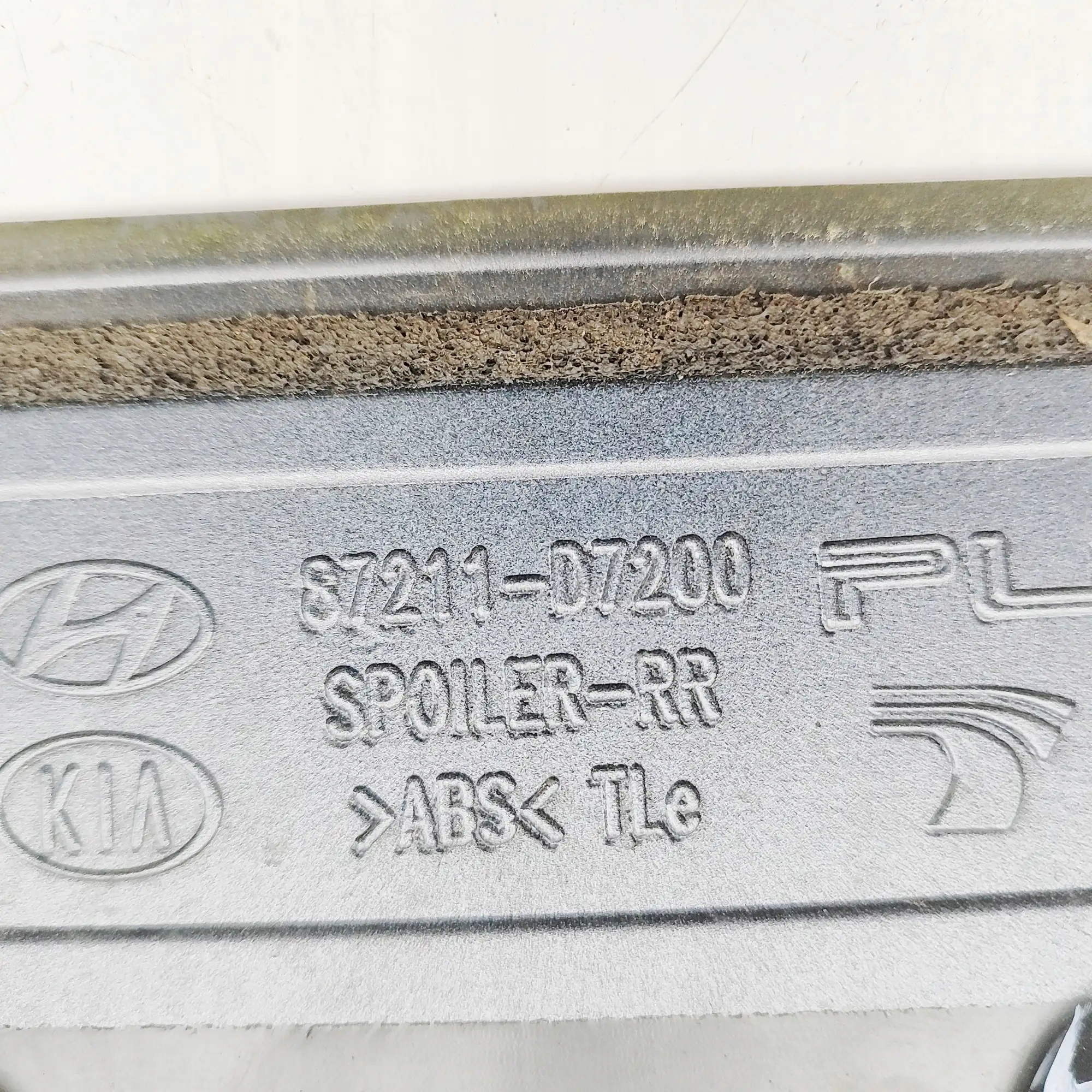 Spoiler Hyundai 87211D7200 Usado image 6