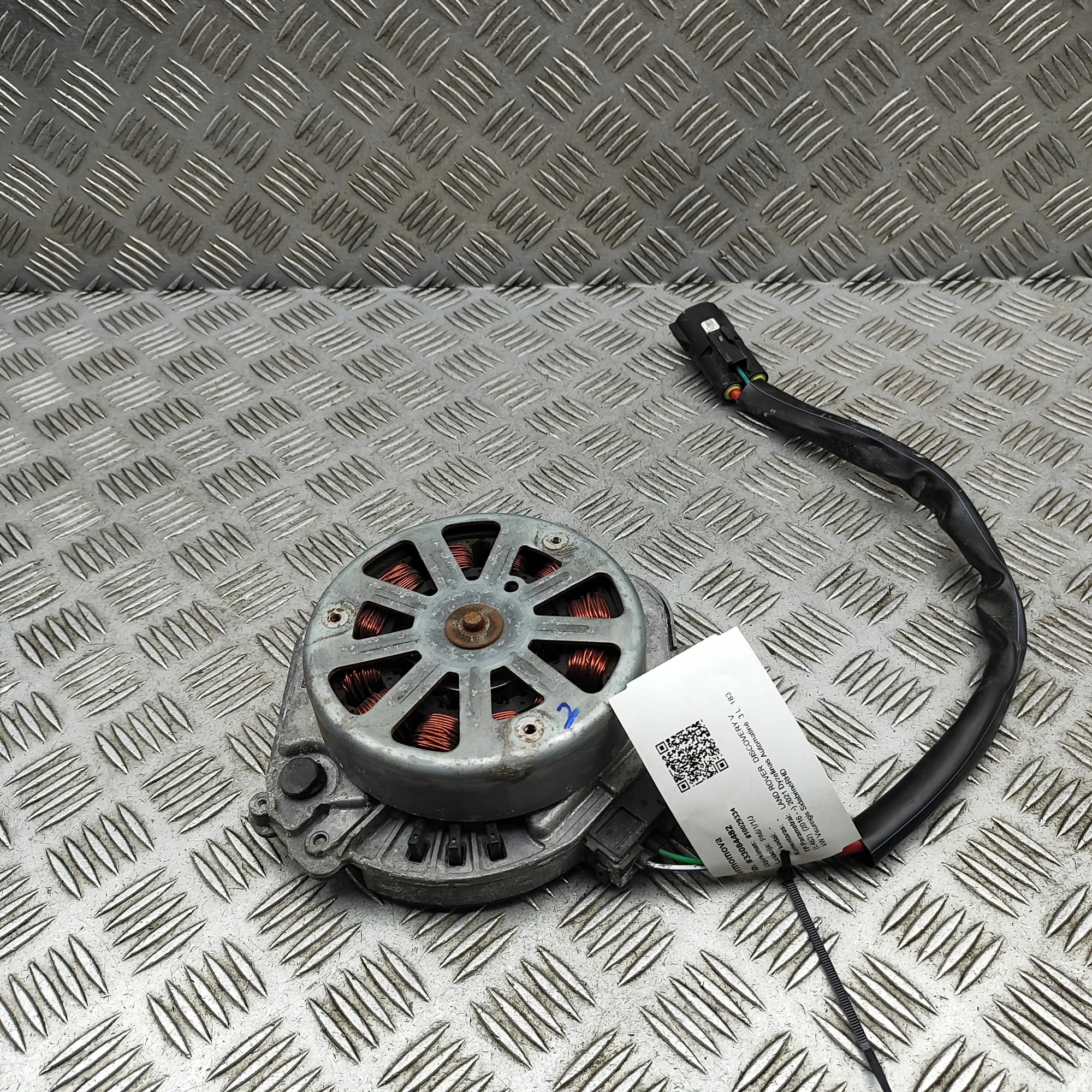 Moteur de ventilateur diffuseur Land Rover Discovery V (L462) 500172105