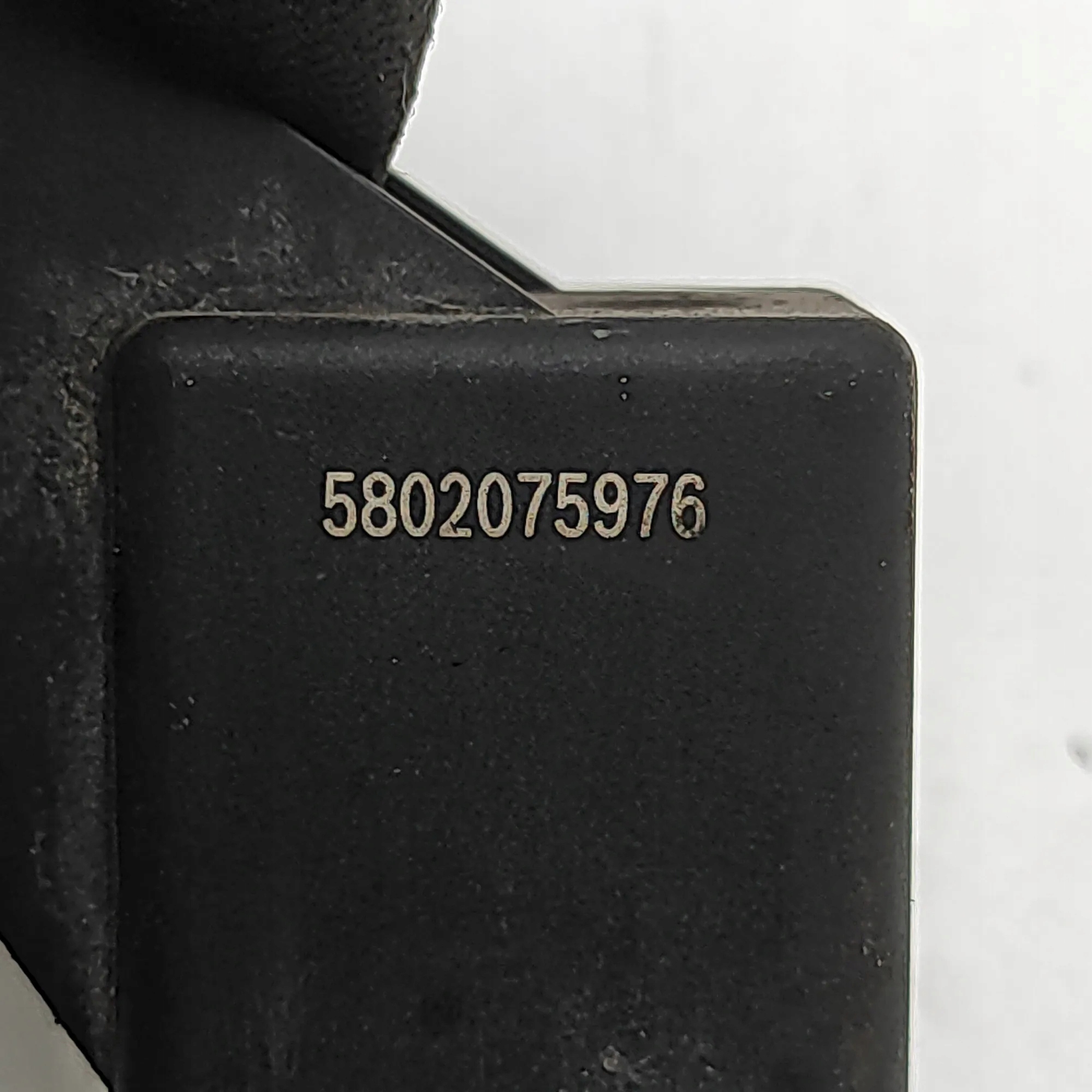 Iveco OE 5802075976 hehkutulpan rele image 6