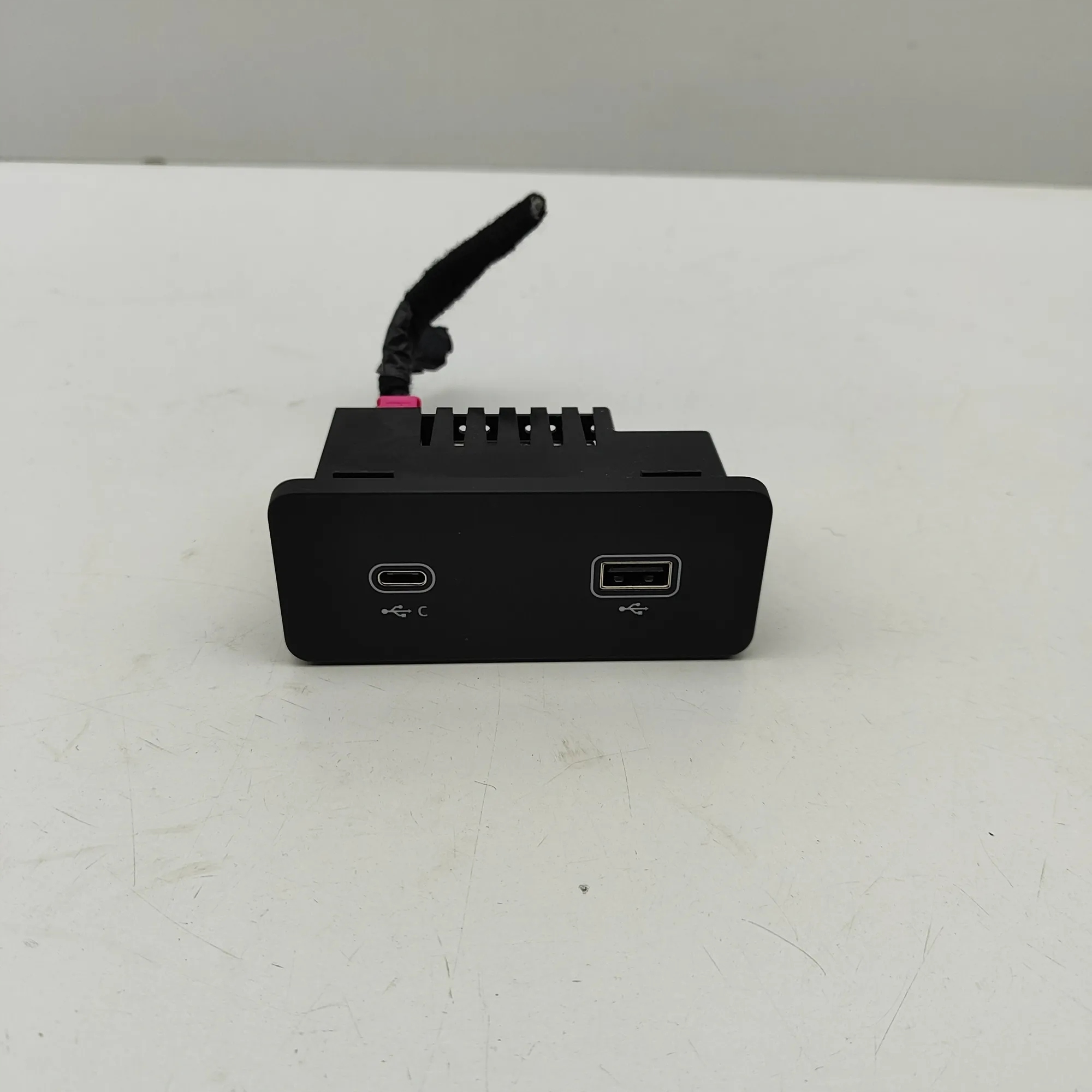 USB Land Rover Range Rover Sport (L461) L8B219E110DE 32968774 3.0L 294kw image 2