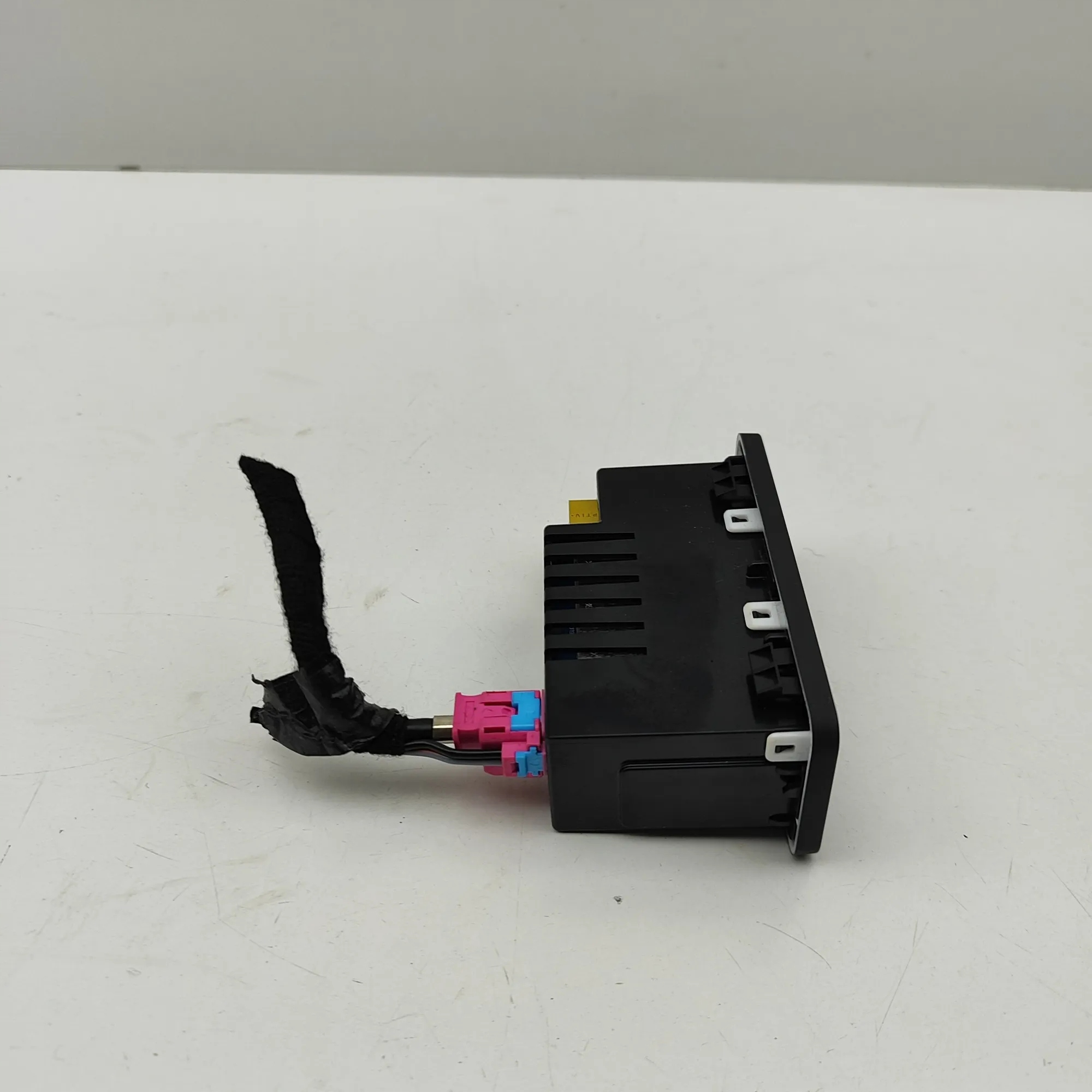 USB Land Rover Range Rover Sport (L461) L8B219E110DE 32968774 3.0L 294kw