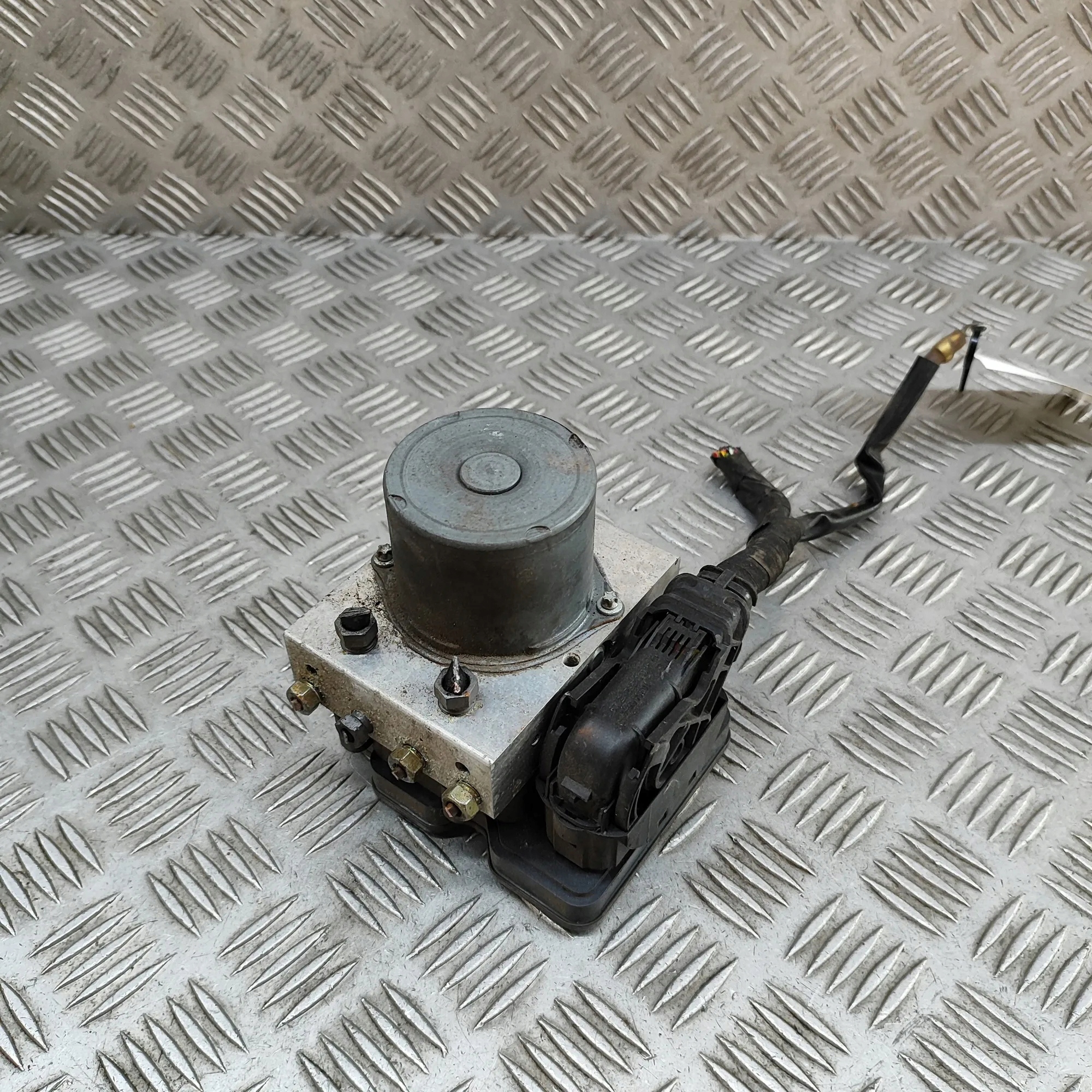 Bomba ABS Mercedes-Benz Sprinter 3-T (906) image 2