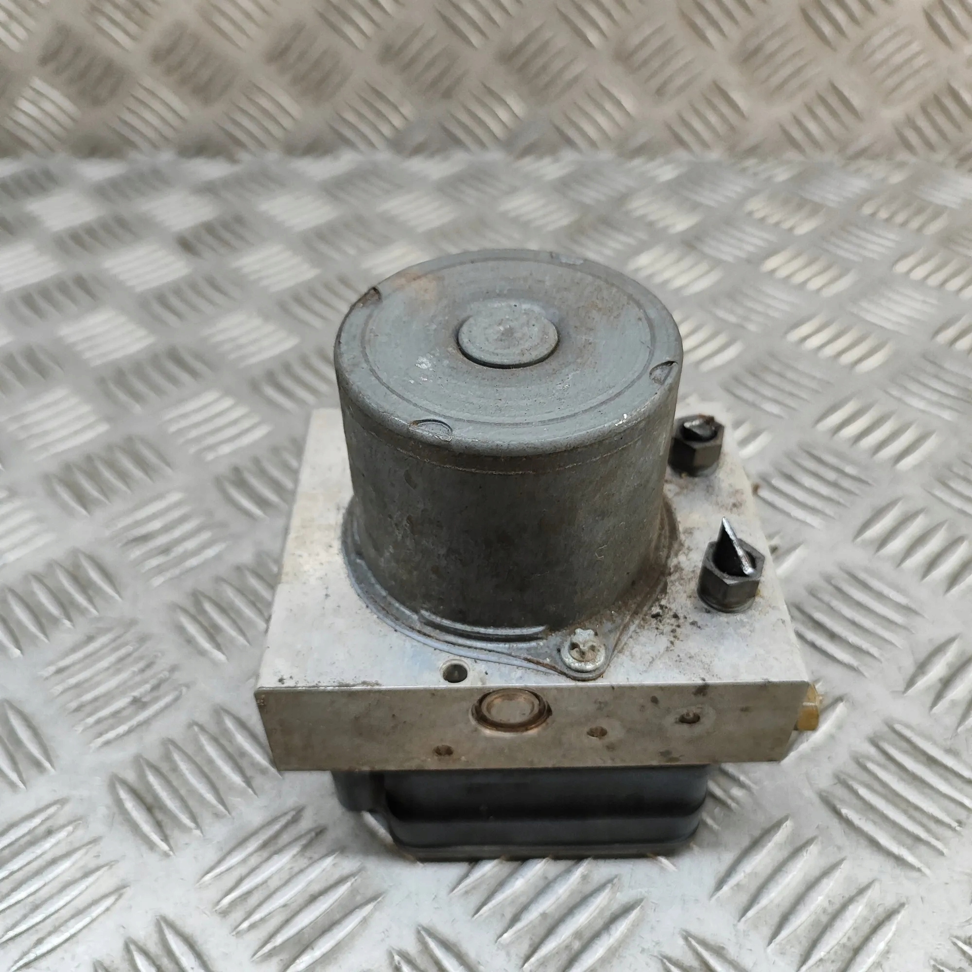 ABS-pump Mercedes-Benz Sprinter 3-T (906)