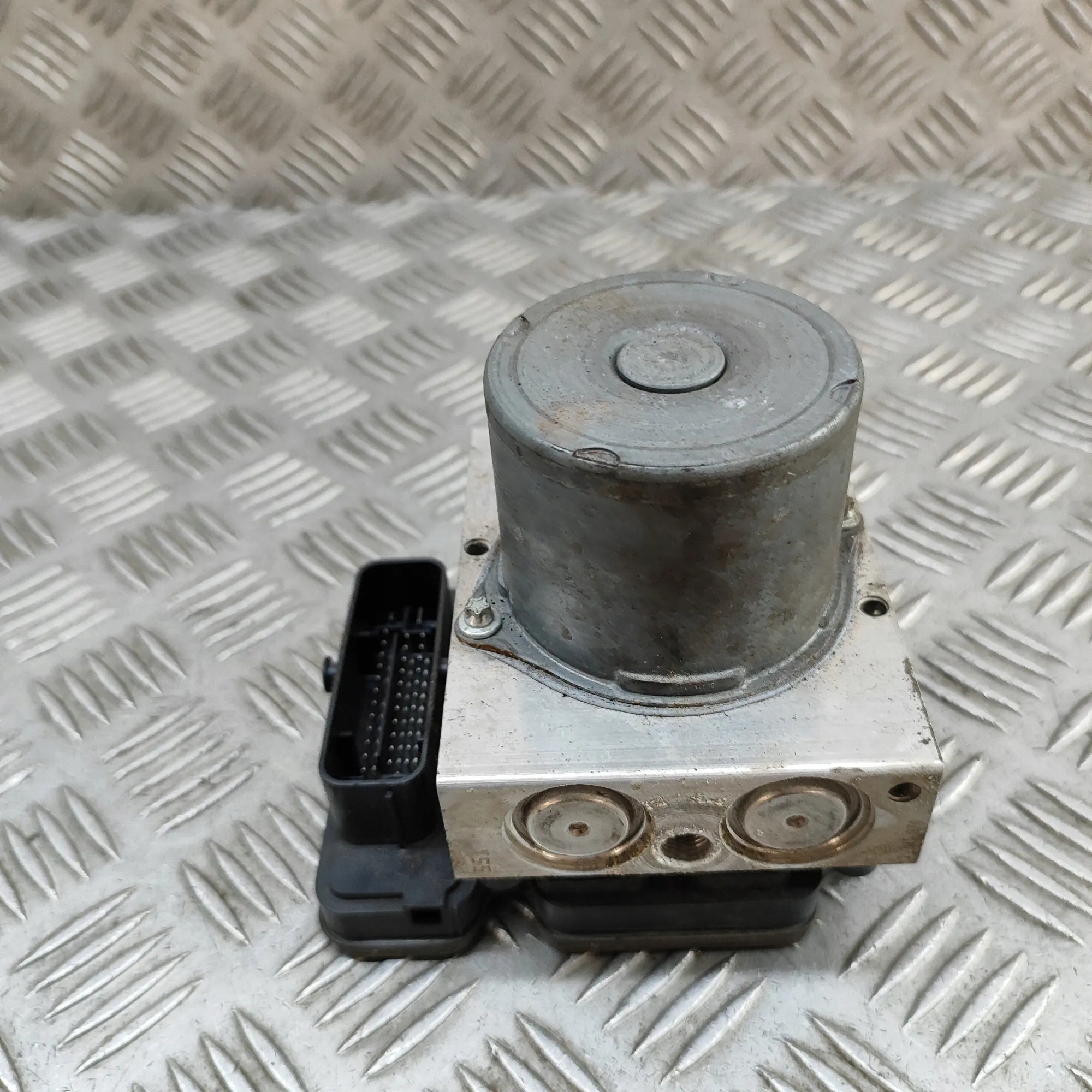 Bomba ABS Mercedes-Benz Sprinter 3-T (906) image 3