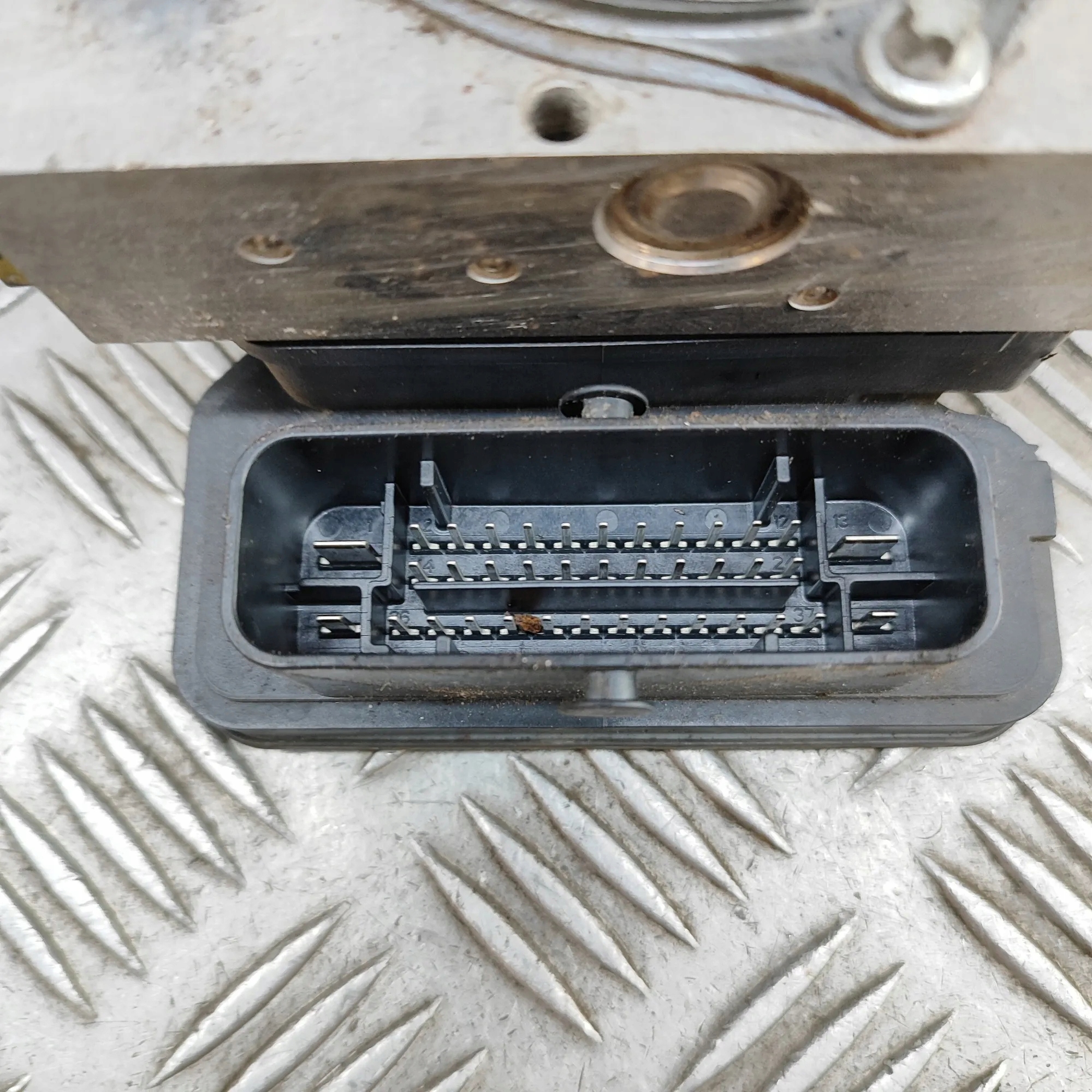 Bomba ABS Mercedes-Benz Sprinter 3-T (906) image 9