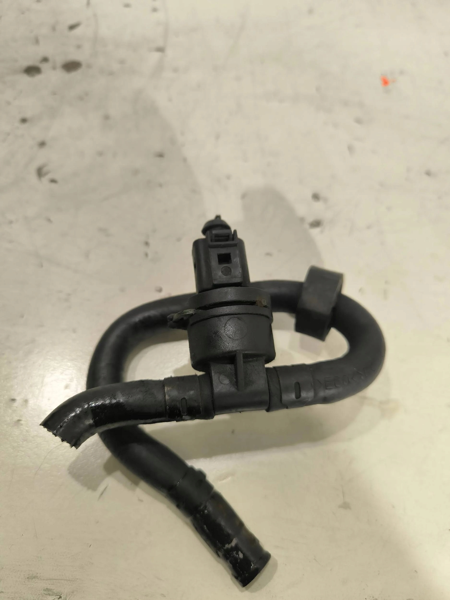 Sensor temperatura combustible Audi A3 S3 8P 038906w81 image 2
