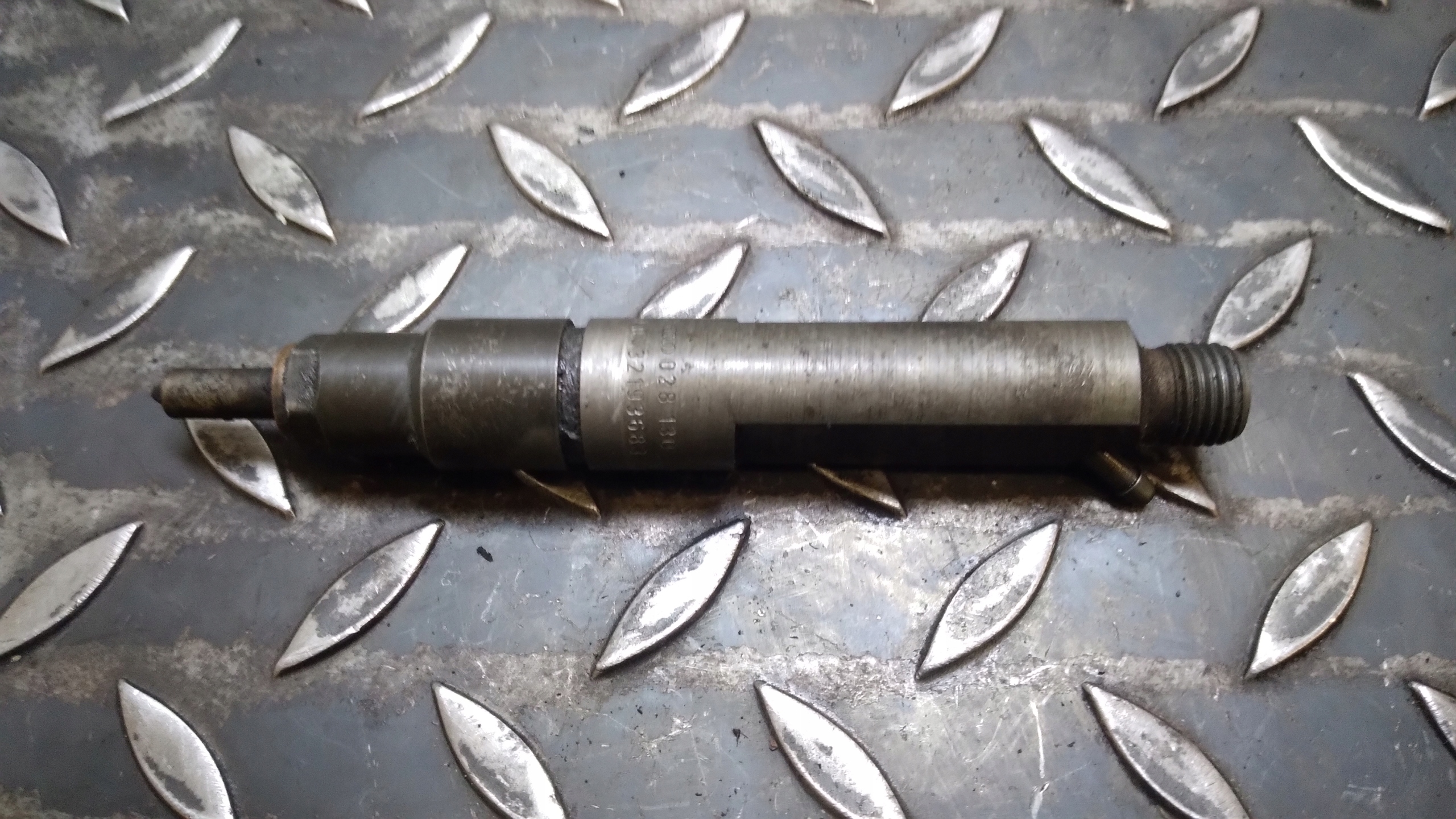 Polttoainesuutin Seat Arosa 028130202R
