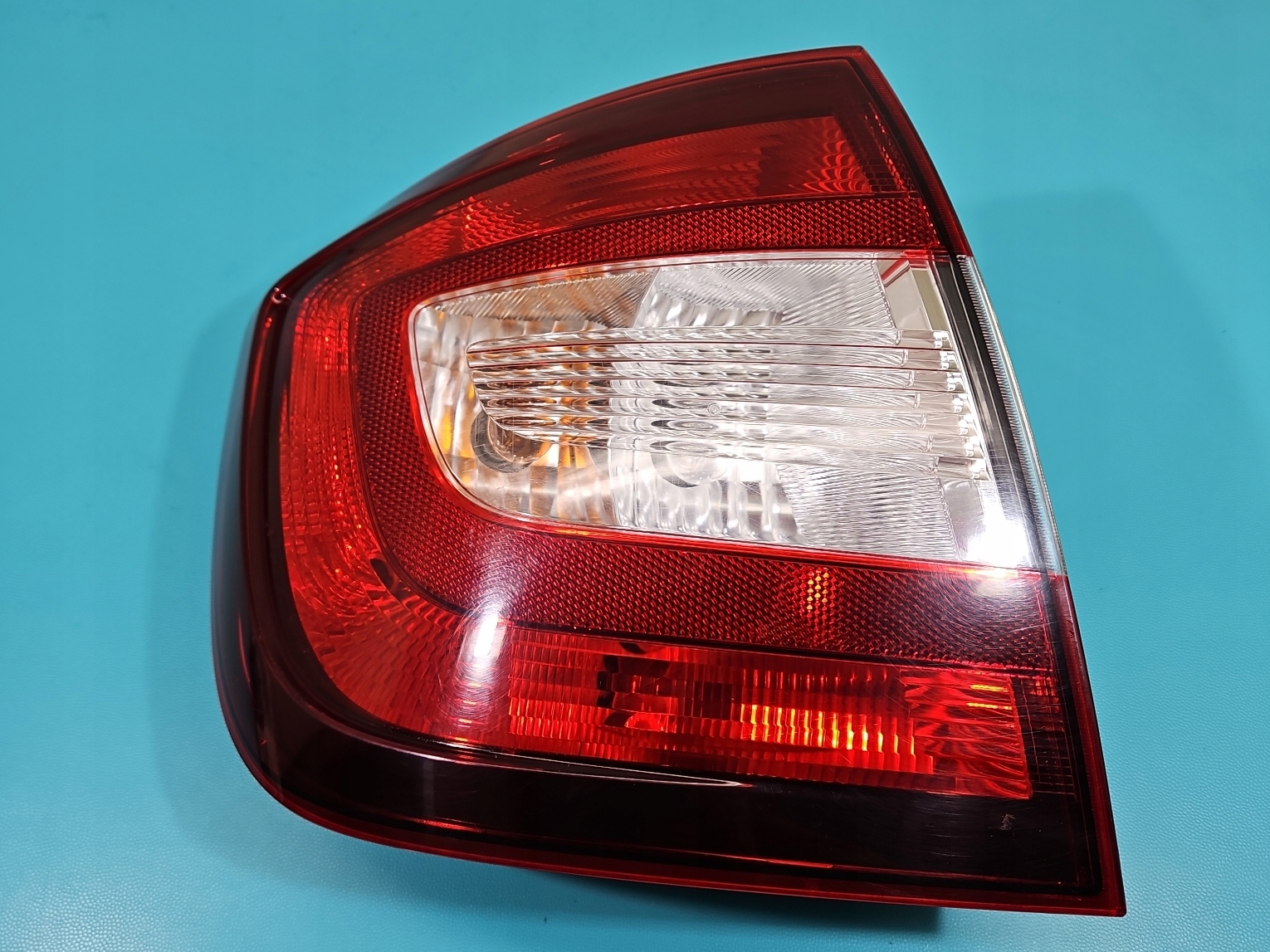Rear Left Lamp Skoda Rapid HB Europa 5JH945311 5JH945095A
