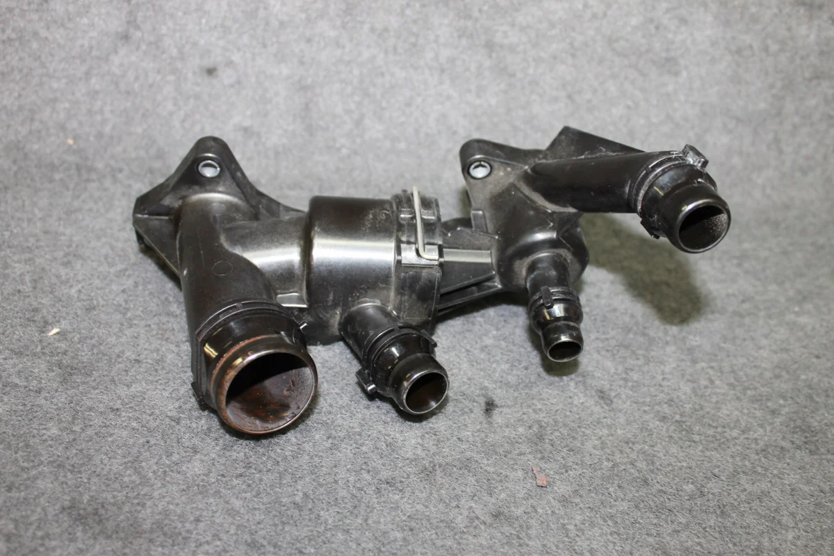 BMW B57 Thermostatgehäuse 8576289