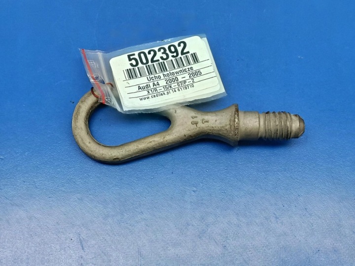 AUDI A4 B6 hinaussilmä puskurin ruuvi 8E0805616B