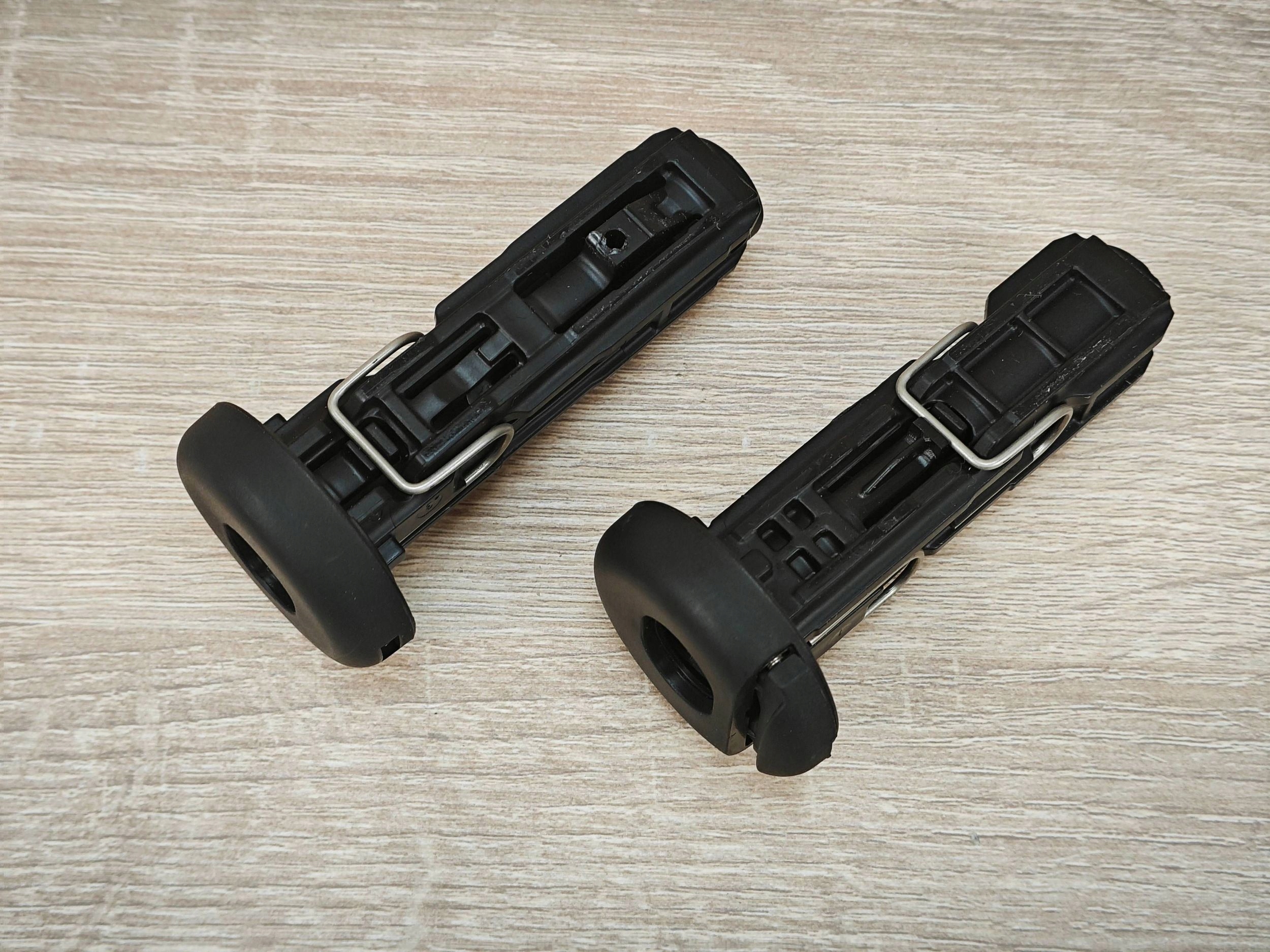Fixation guide appui-tête Audi A5 8T Sportback 8K0886919A image 3