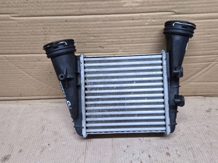 Skoda OE 3B0145806 Radiador, sistema de enfriamiento del motor