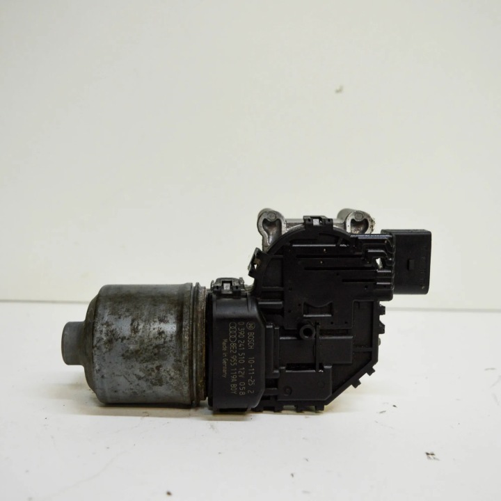 Etupyyhkimen moottori SEAT Exeo (3R2) 8E2955119A