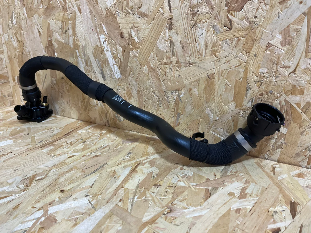 Boîtier de thermostat Volvo XC40 B4 32441375 image 3