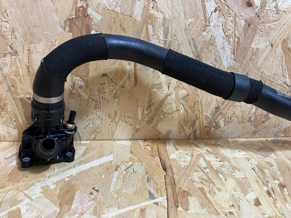 Boîtier de thermostat Volvo XC40 B4 32441375 image 5