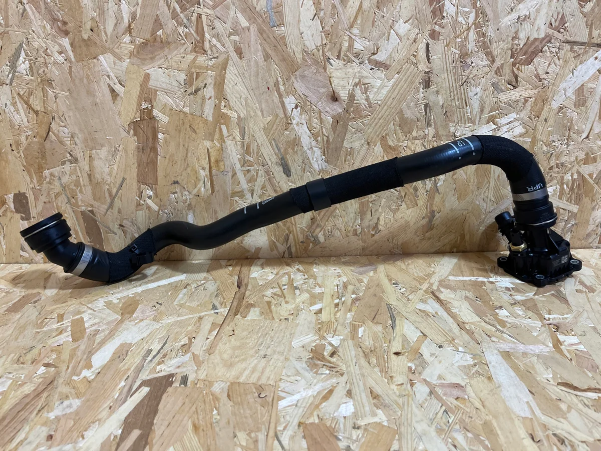Boîtier de thermostat Volvo XC40 B4 32441375 image 8