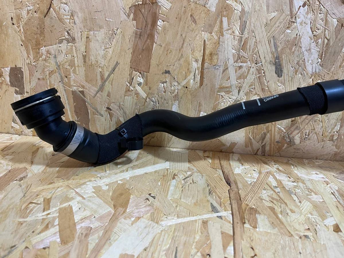 Boîtier de thermostat Volvo XC40 B4 32441375 image 9
