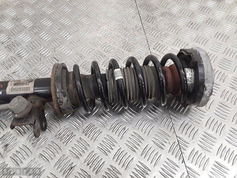 Demper voor links/rechts BMW 5 F11 LCI 6863887 6863890 N47 B47 N20 image 3