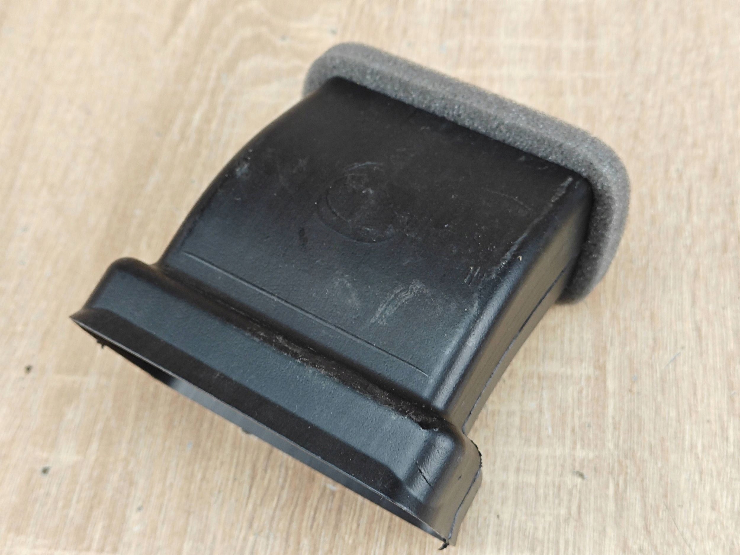 Audi Q3 II F3 83A857042 - Conduto de Ar image 3