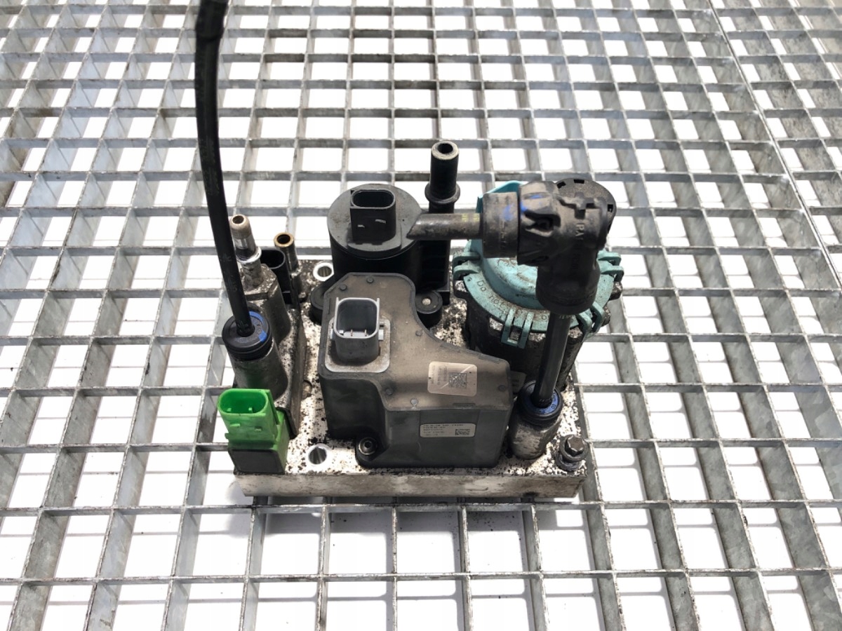 SCR Pump for Renault Trucks 23387855 image 2