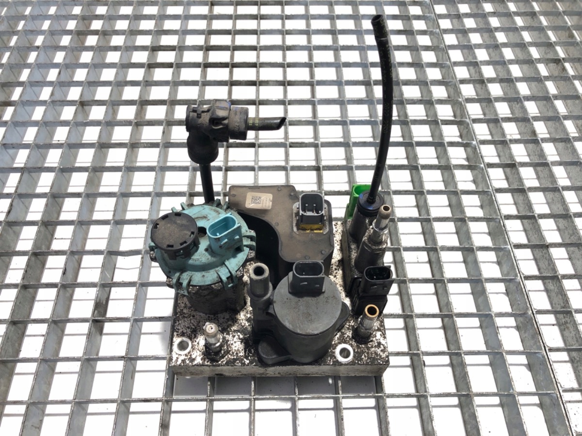 SCR Pump for Renault Trucks 23387855 image 3
