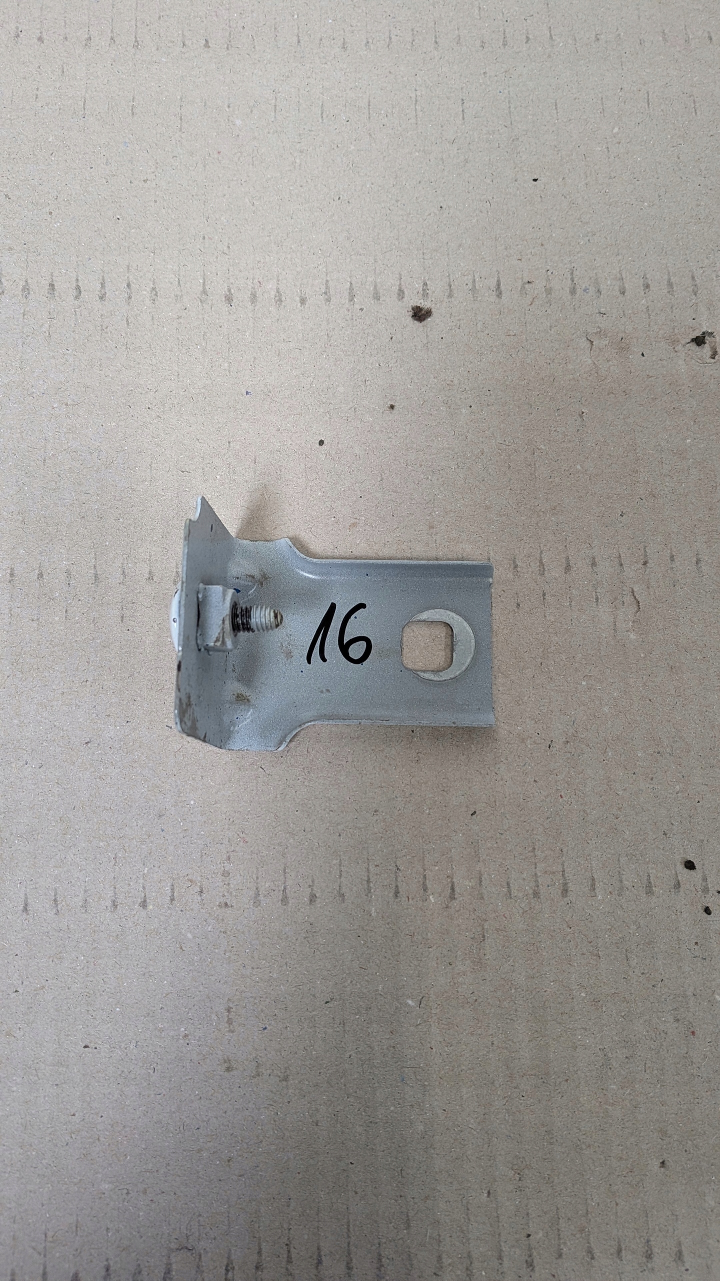 Support de fixation aile avant gauche Renault Trafic III image 2