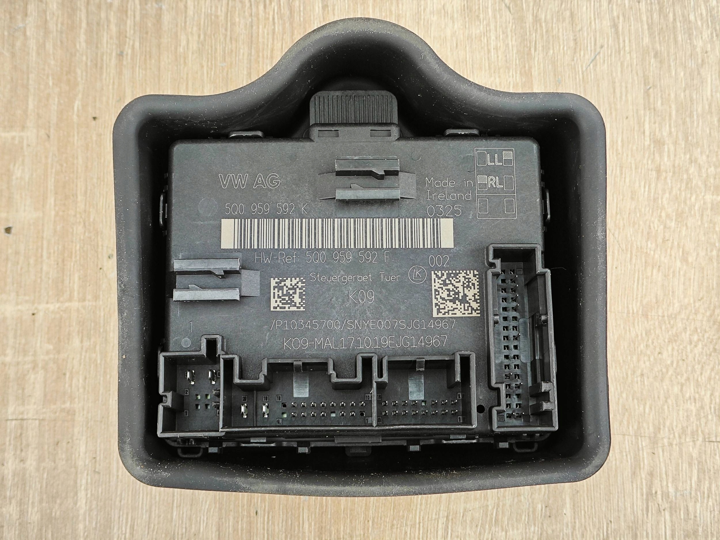 Module de porte Audi Q3 II F3 5Q0959592K image 2