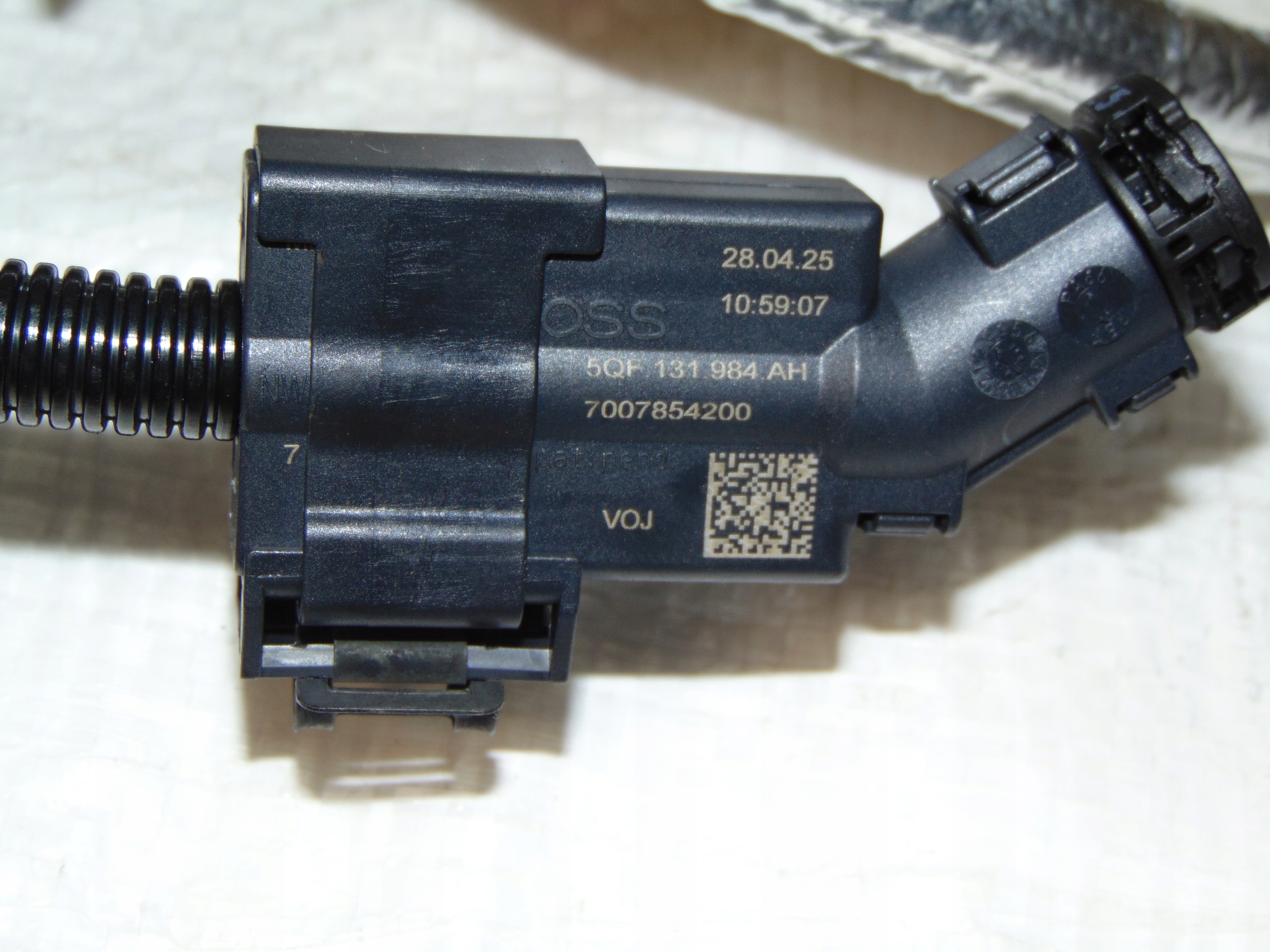 VW Touran III Lift 5TA AdBlue-Leitung 25R ORG 5QF131984AH image 4