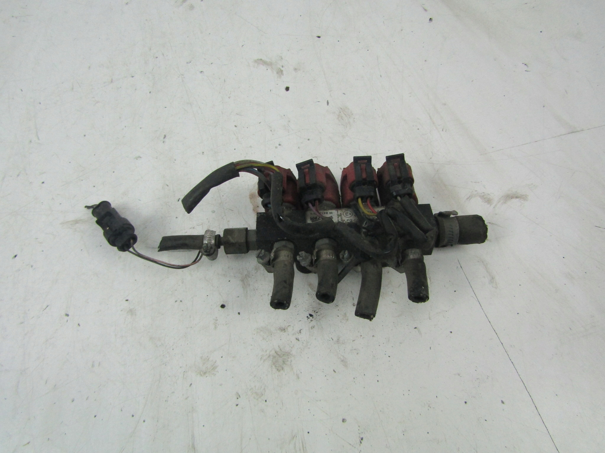 Audi A4 B5 LPG 1.6 101KM AHL OE AK-6-73290 image 3