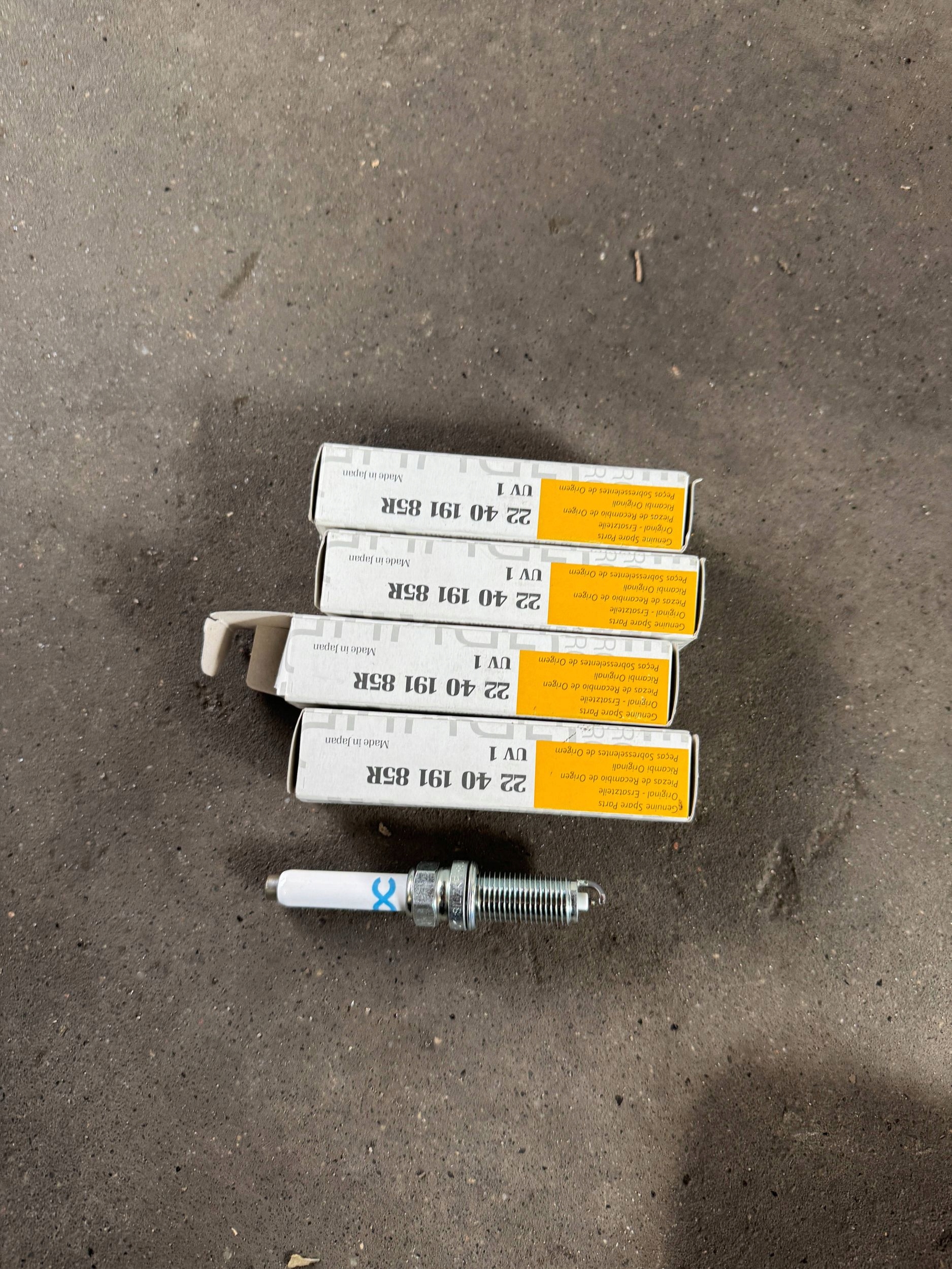 Sytytystulppa Renault OE 22 40 191 85R image 2