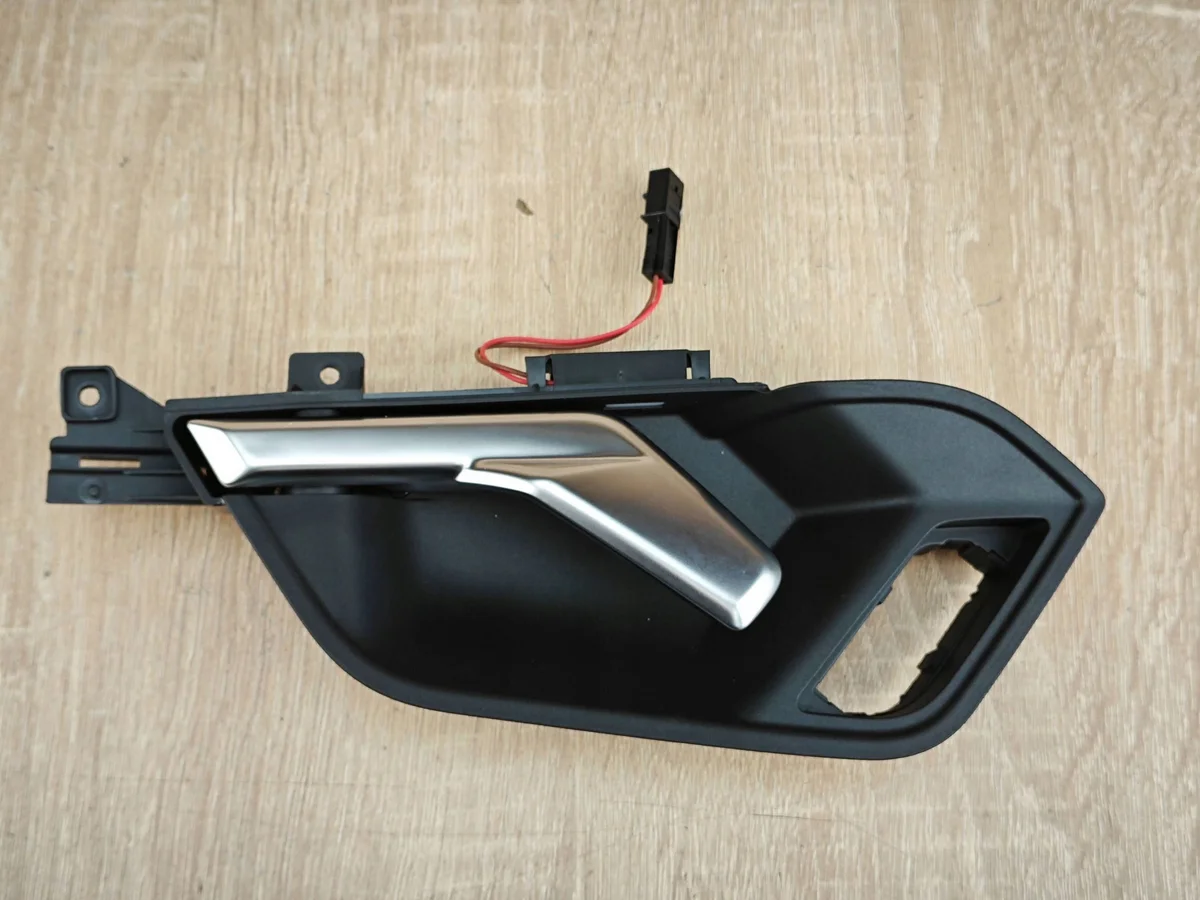 Poignée intérieure éclairée Audi Q3 F3 Gauche
