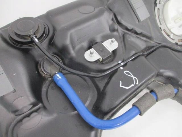 Réservoir carburant Mercedes W207 A207 3.0 CDI image 10