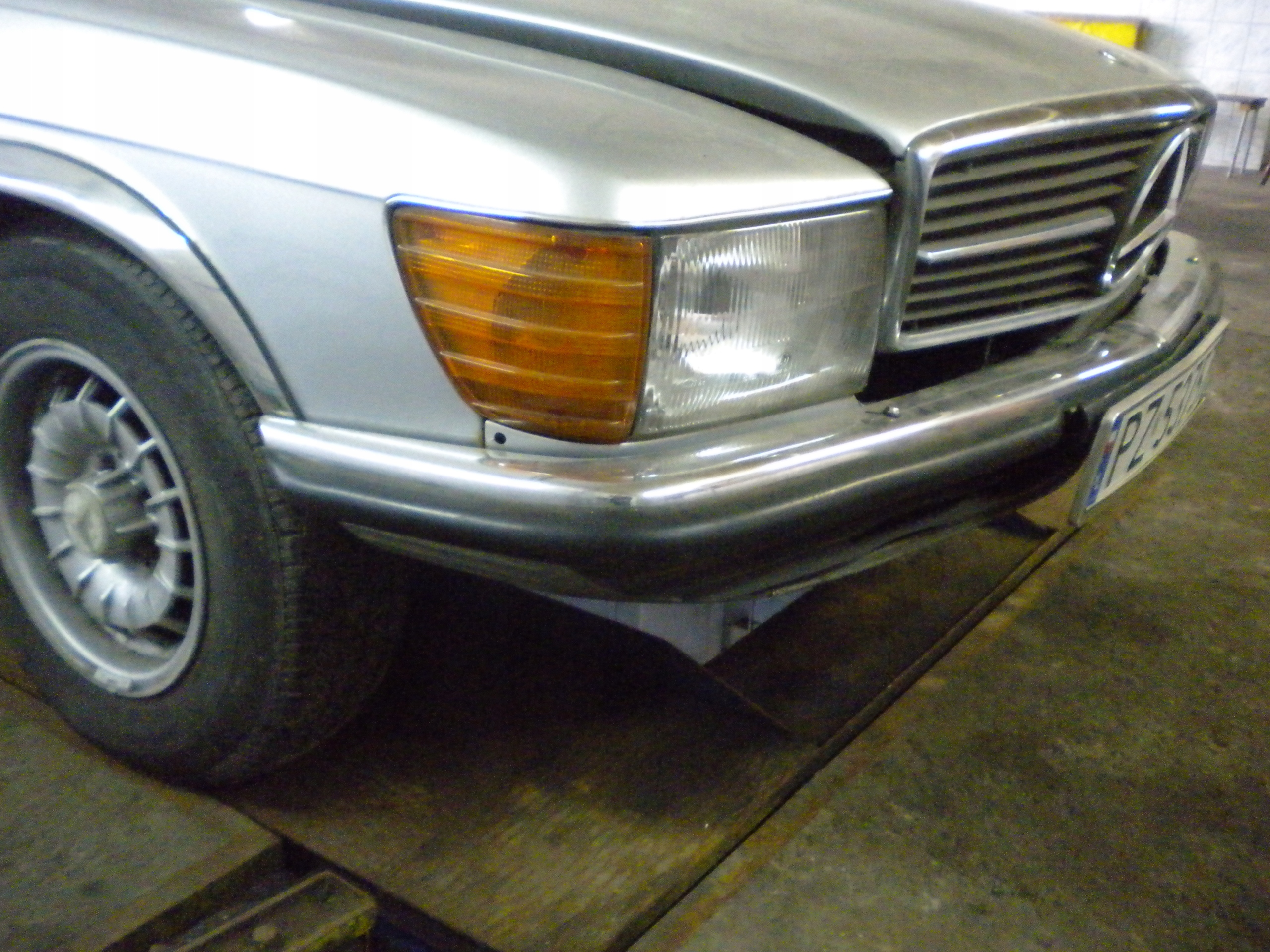 Mercedes R107 SL W107 oikea ajovalo 10780180808