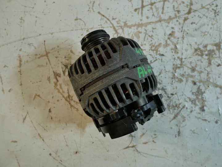 Generator Volkswagen OE 028903029B