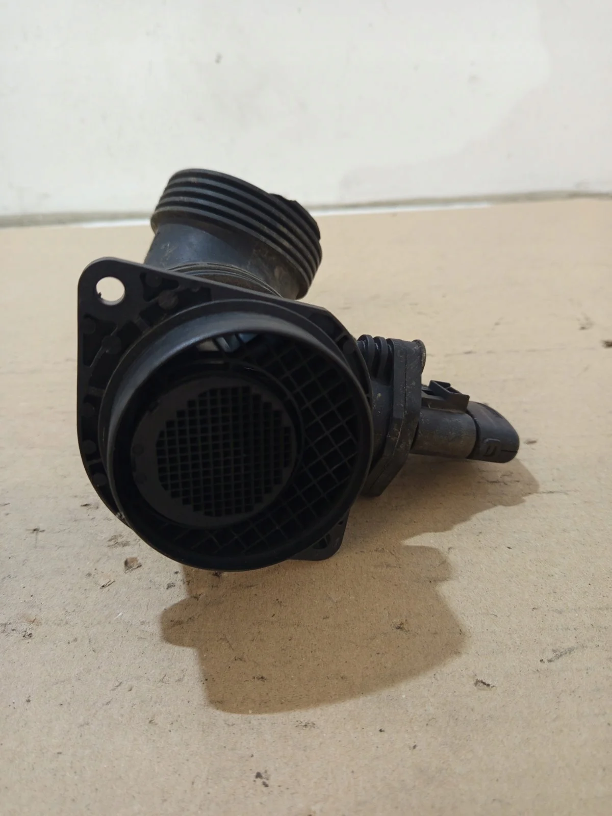 VW Golf 5 1.9 TDI Luftmassenmesser 038906461B image 3