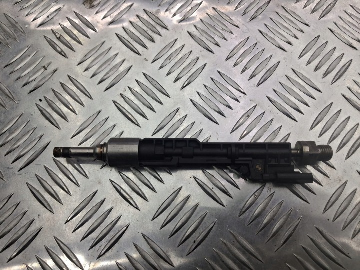 Moottorin suuttimen N55 BMW F01 F06 F10 F13 F15 F20 F30 7639994
