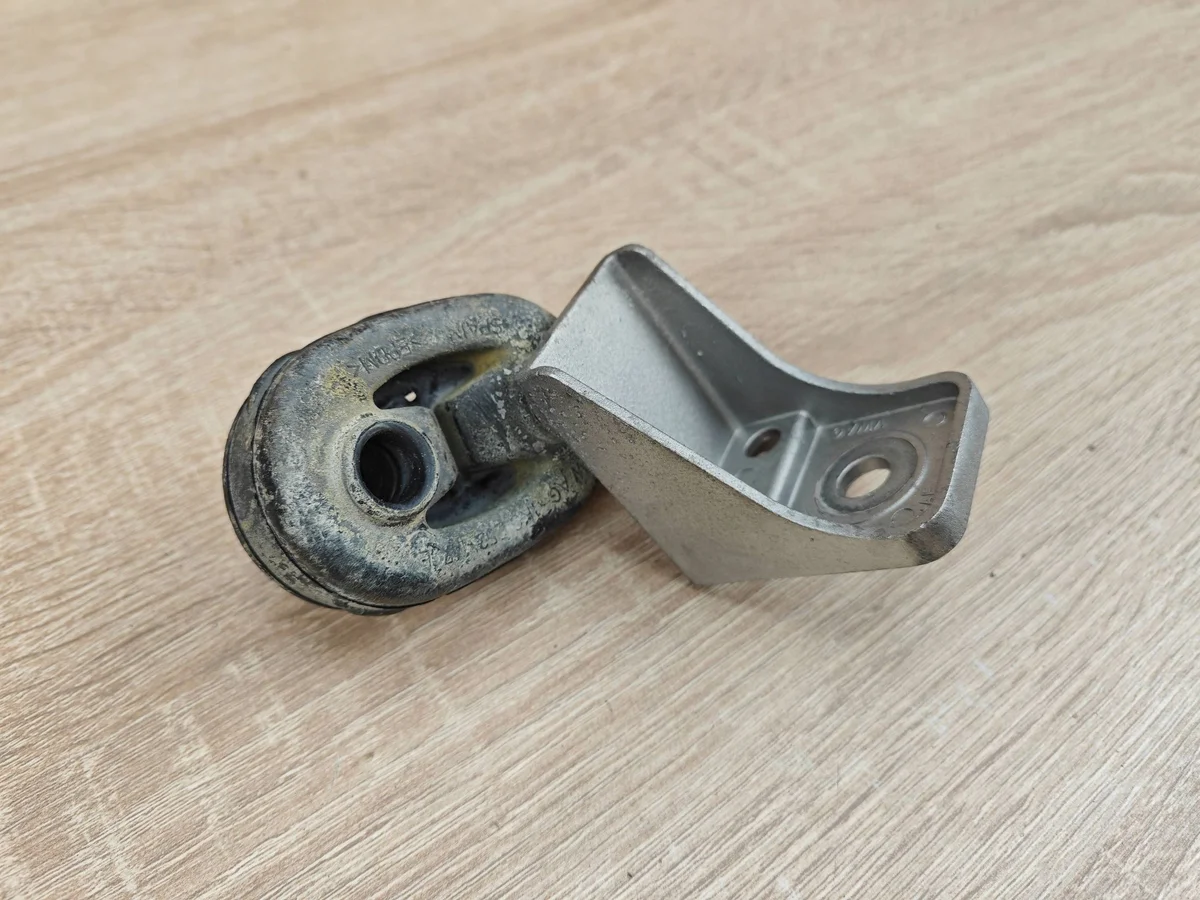 Audi Q3 Exhaust Hanger Bracket 5Q0253144