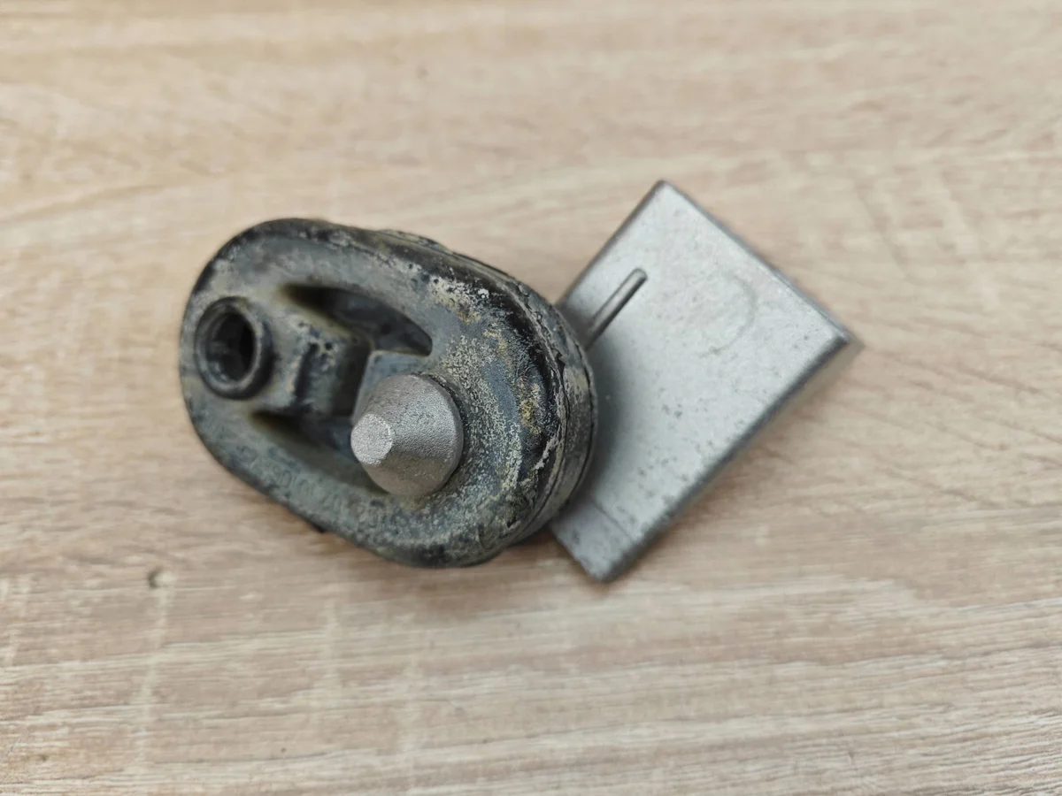 Audi Q3 II F3 Auspuffhalter 5Q0253144 image 3