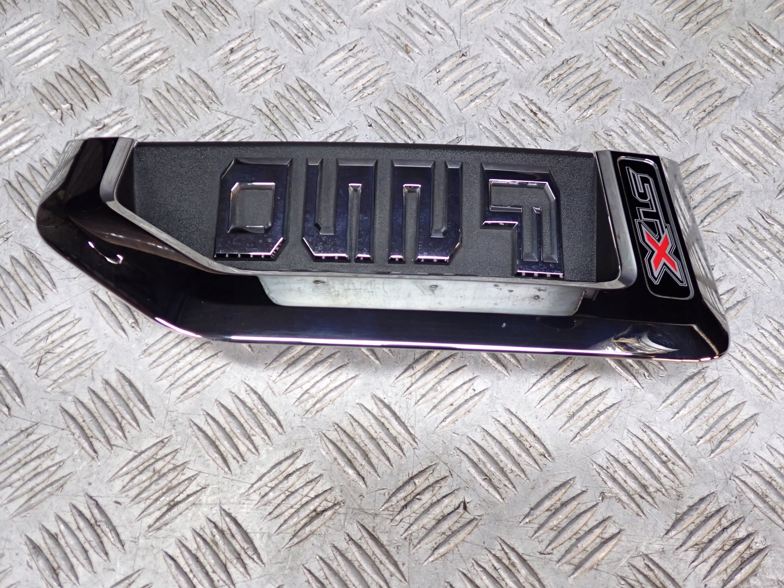 Emblema Entrada Grade Para-lama Direito Ford F350 F250 6.2 4x4 Super Duty 2021 image 3