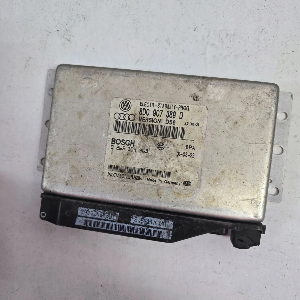 Audi A6 C5 ohjainyksikkö 8D0907389D