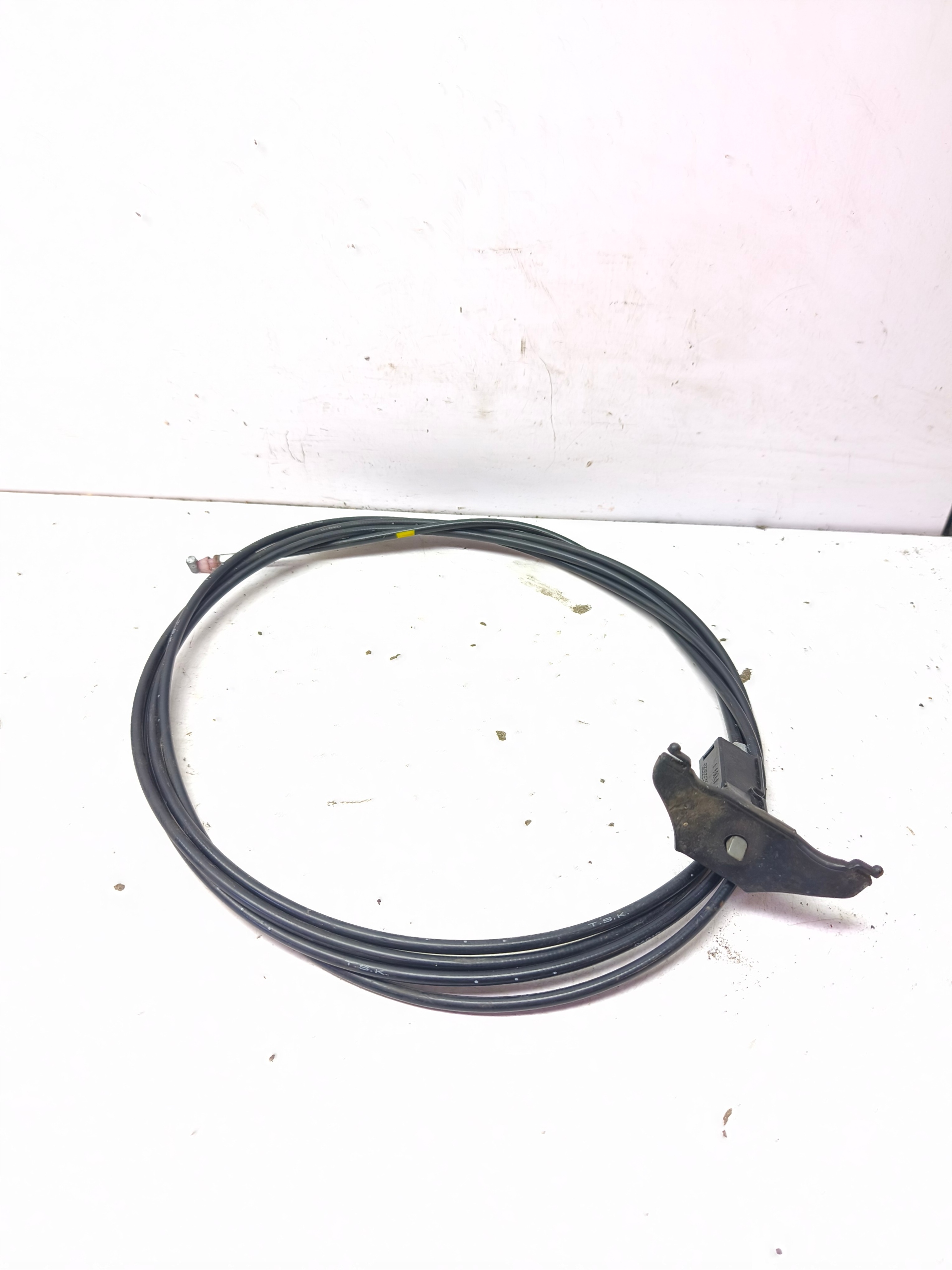 Zugseil Tankklappe Mitsubishi Colt V 1.6 16V 96-04 OEM MB023335 image 2