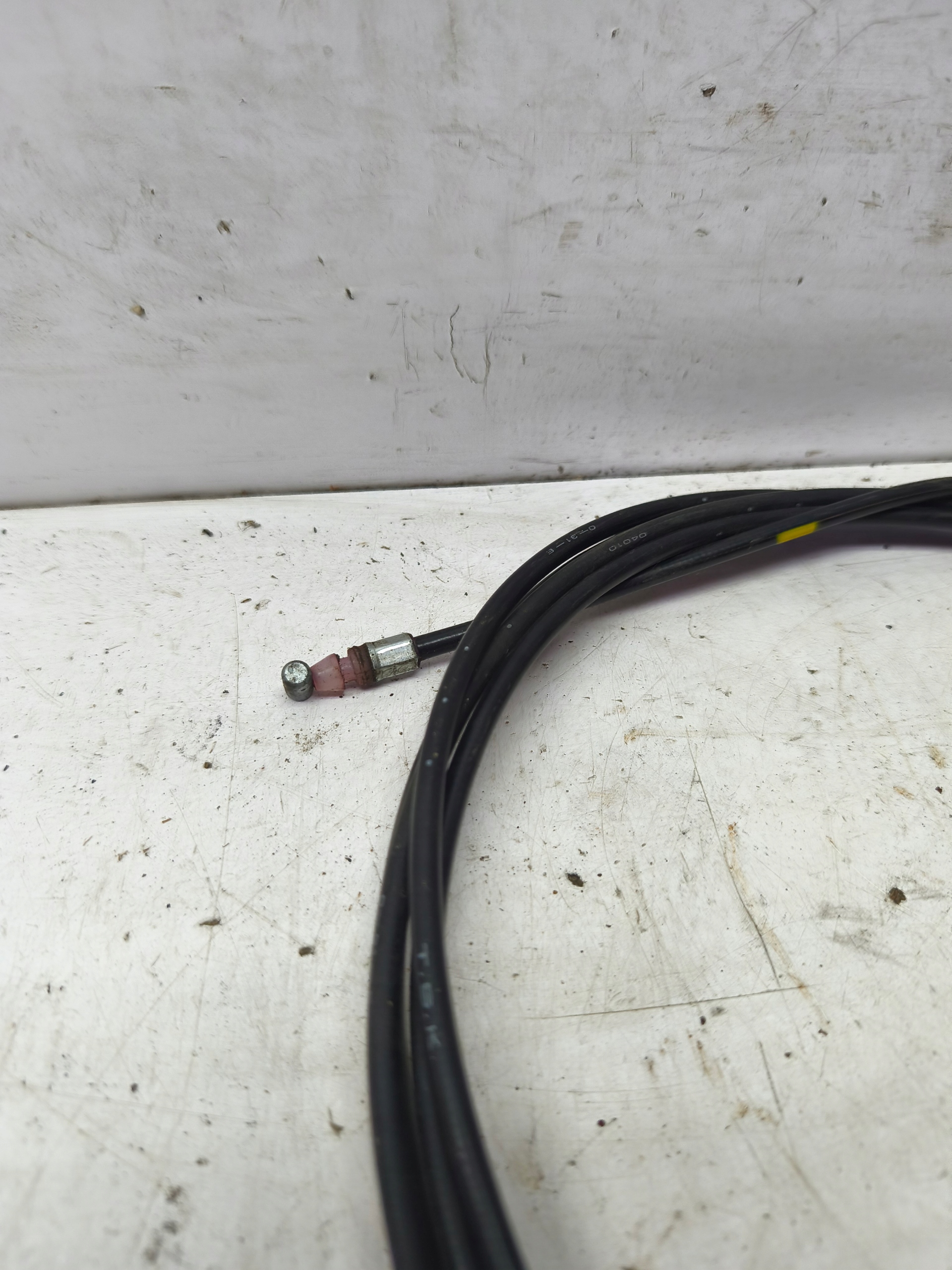 Zugseil Tankklappe Mitsubishi Colt V 1.6 16V 96-04 OEM MB023335 image 4