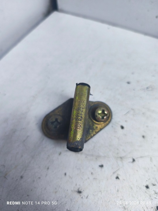 Rigole de porte avant serrure VW T4 701837295B