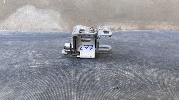 VW 1K0831411Q etuoven sarana