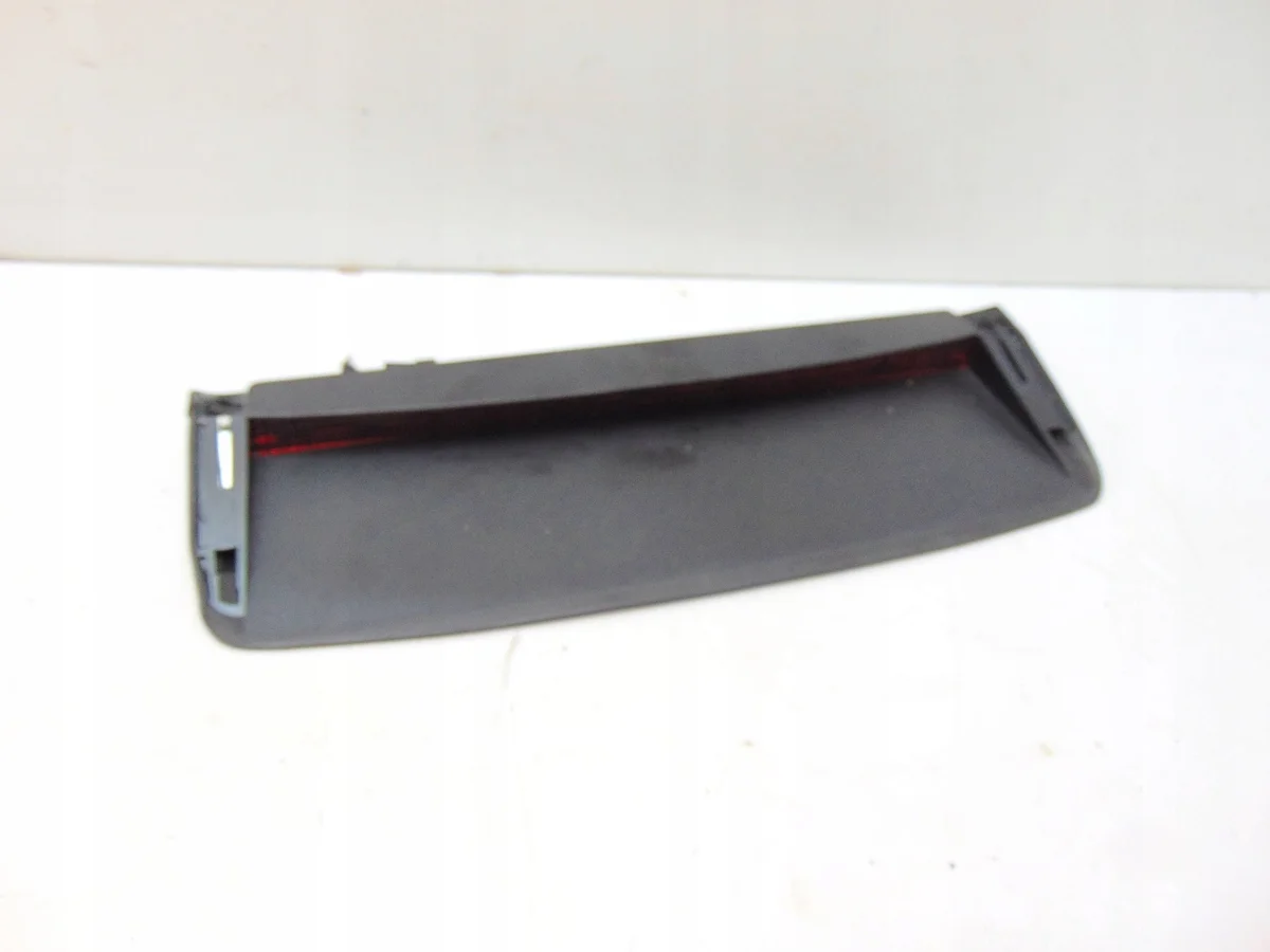 3ème feu stop Skoda Rapid 5J 5JH945097B