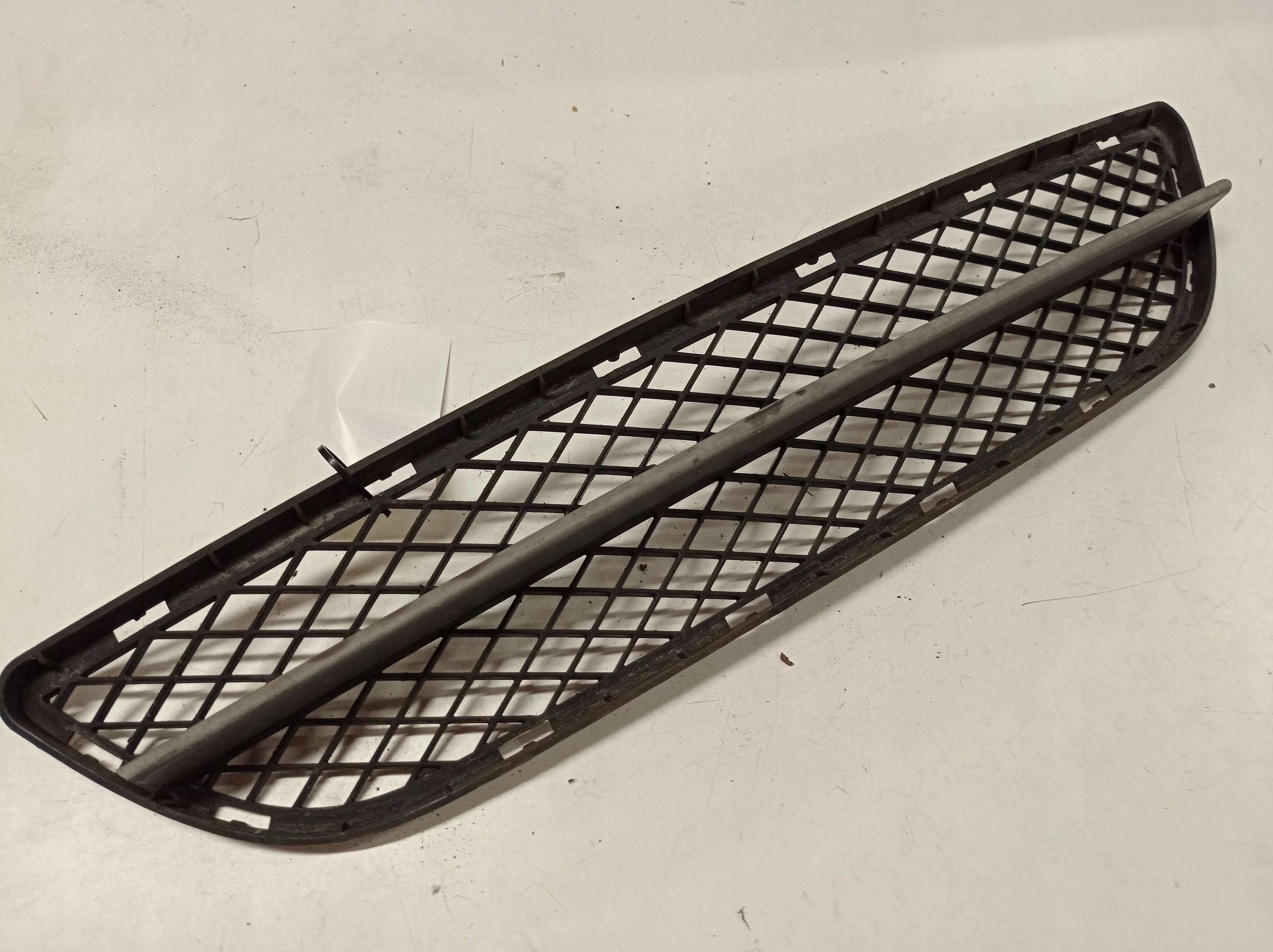 2007 BMW 3 E90 E91 Grille inférieure pare-chocs avant 51117134074 image 2