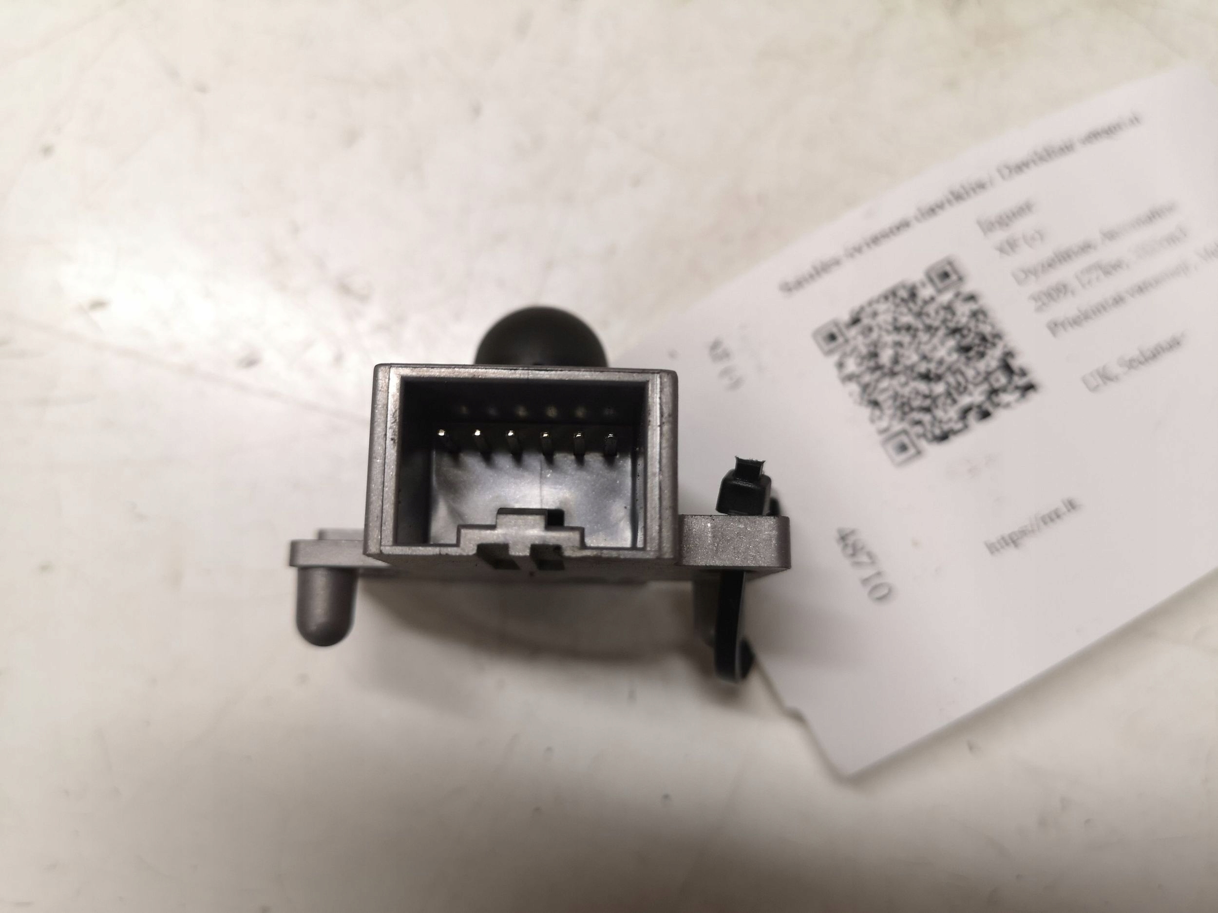 Sensor de Sol Jaguar XF 1L2T14A597 Usado image 3