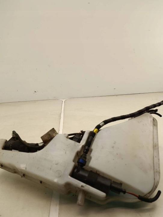 Pesunestesäiliö Audi A6 Allroad C7 4G9955962A