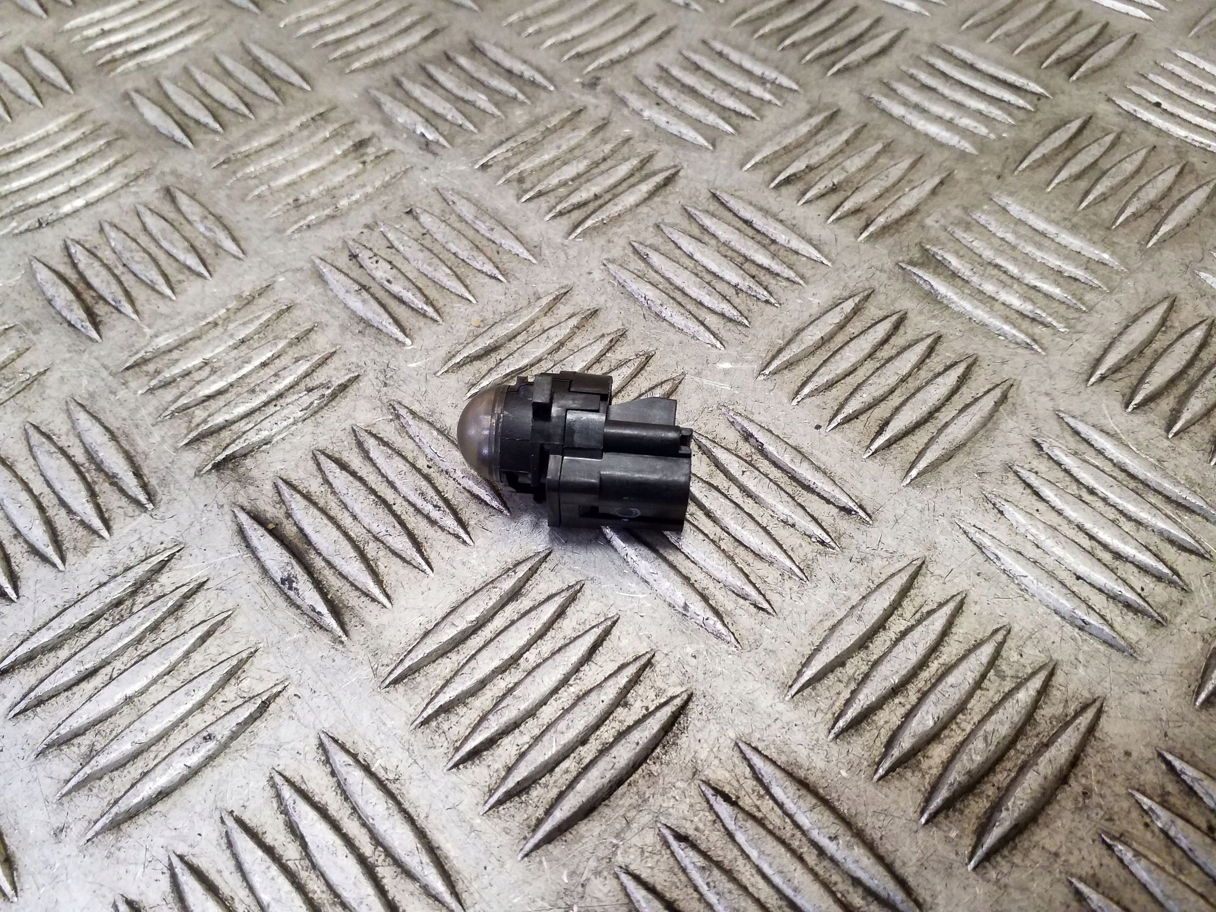 Sensor de Sol Captiva 2008 OEM 25713063 image 4