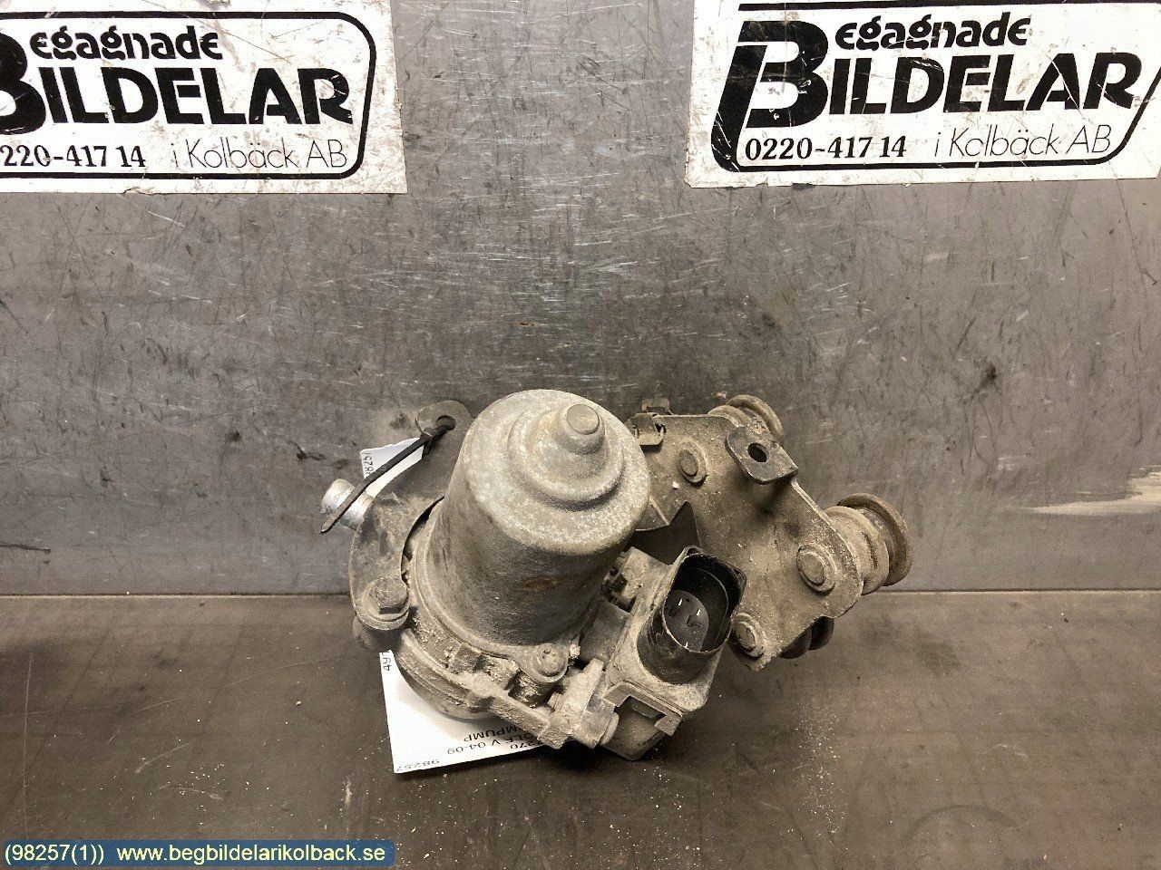 2004 VW Golf V Vacuum Pump 1J0612181C